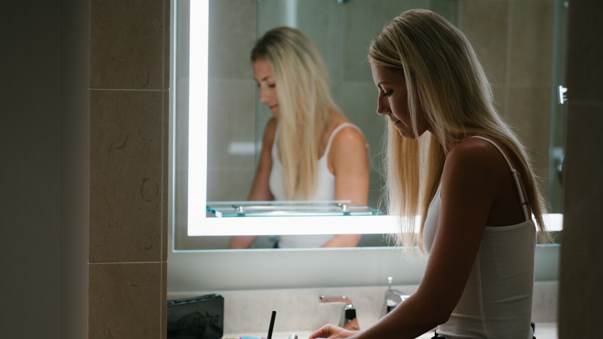 Зеркала в ванной будут сиять неделю: о разводах и брызгах можно забыть