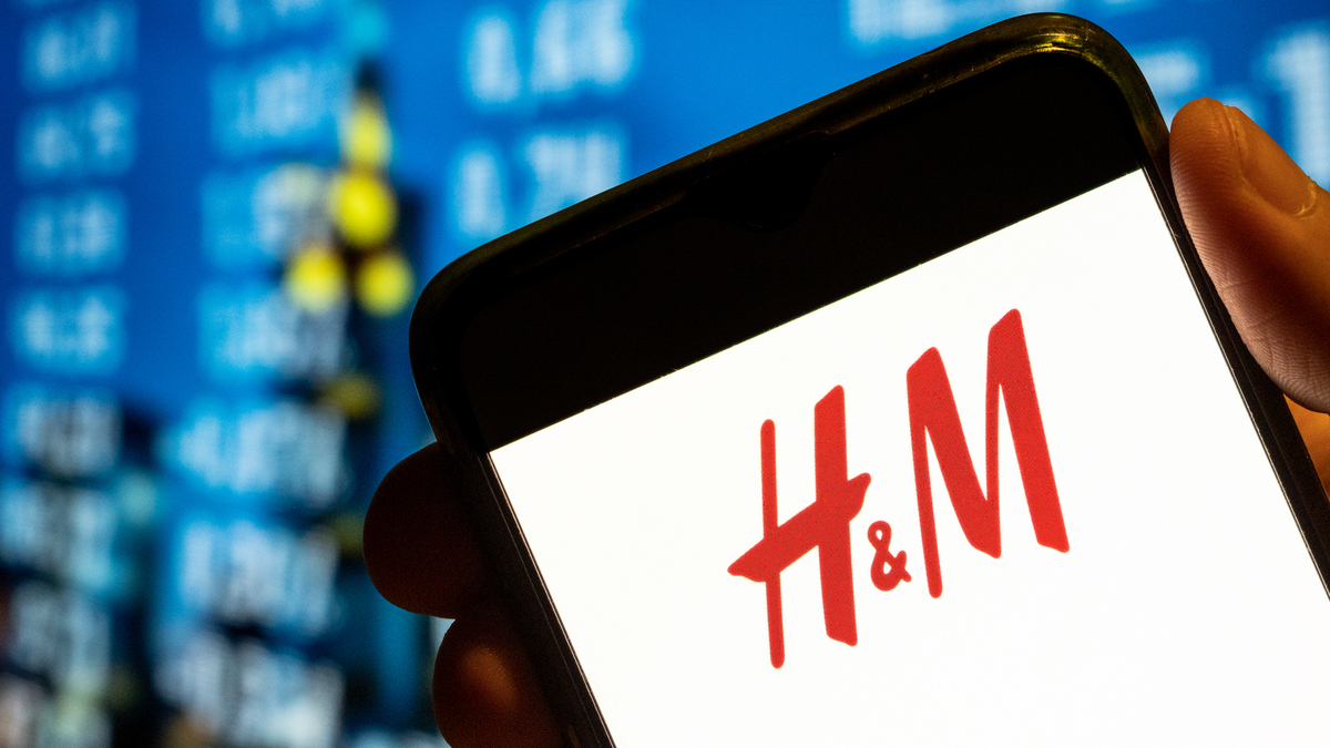 Как ни в чем не бывало: «ушедшая» из России H&M нашла хитрый способ вернуться