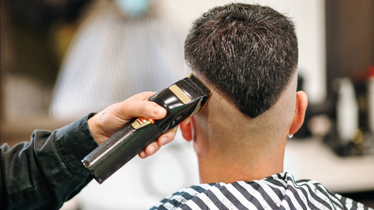 Парикмахер не нужен: названы три города, где мужчины уж слишком заботятся о волосах