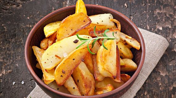Хруст картофельных долек услышат даже соседи: фритюр не понадобится
