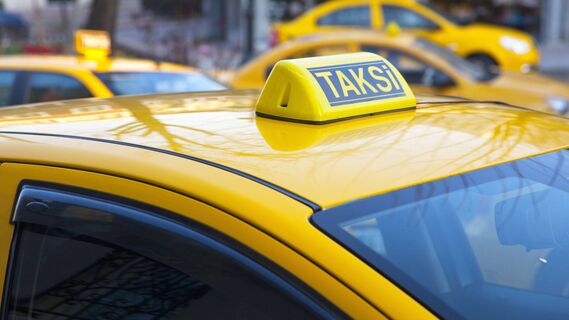 Пассажирам придется раскошелиться: вот что будет с ценами на такси в сентябре