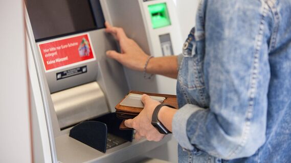 Вот почему банкоматы не выдают по 50 рублей: дело не в дефиците купюр