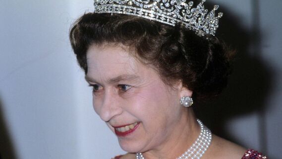 Лишь две королевские особы удостоились такой чести от Елизаветы II: отдала самое дорогое