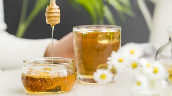 Действительно ли мед полезнее сахара: диетолог дал честный ответ