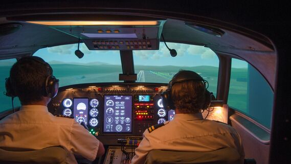 Не желайте пилотам счастливого полета: вежливость они воспримут в штыки