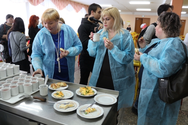Между тройкой и четверкой: новый соцопрос выявил проблемы питания в российских учебных заведениях - image 1